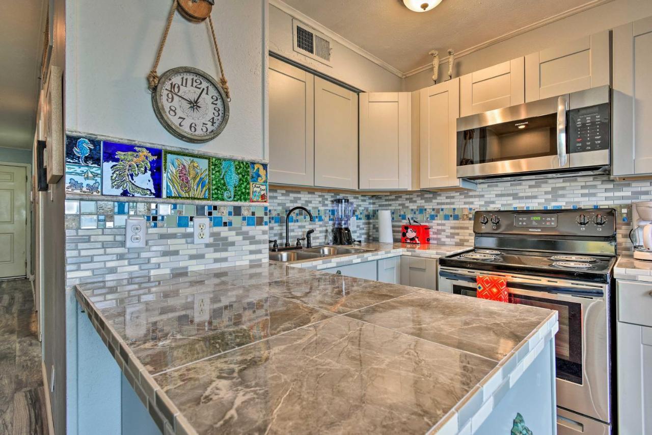 Waterfront Corpus Christi Escape With Pool Access! Apartment Exterior photo